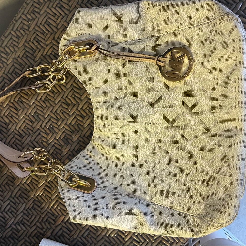 Michael Kors Authentic. - image 4